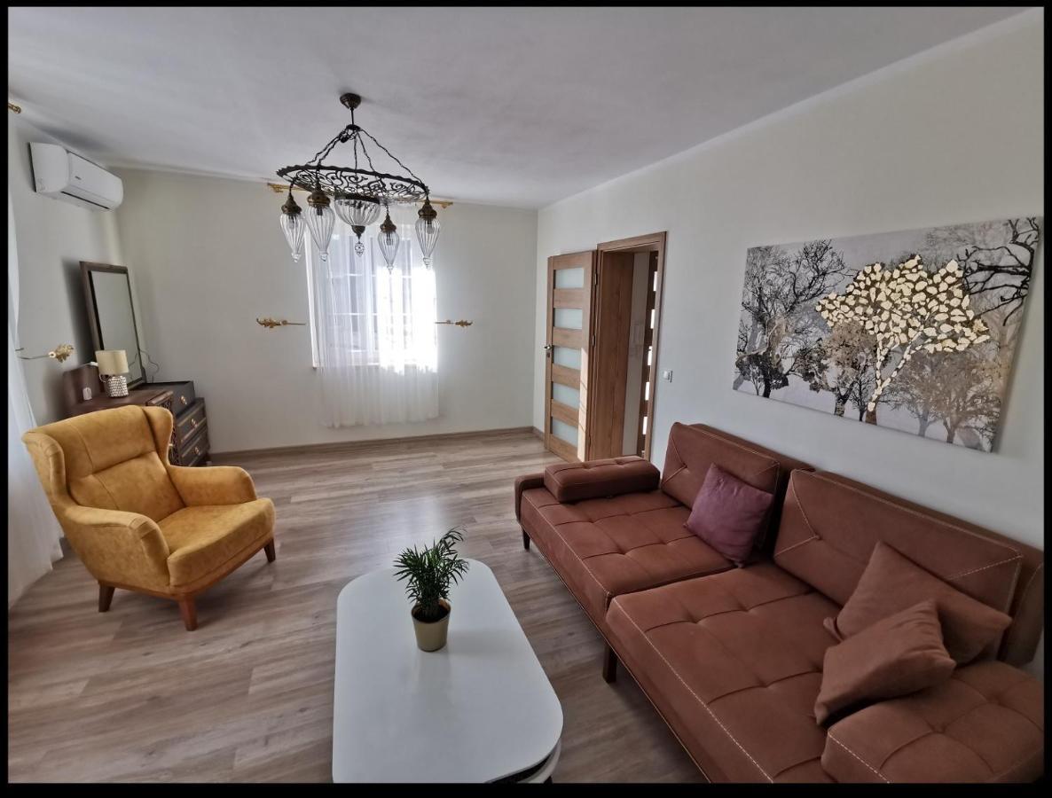 Apartment Luxury 1 *